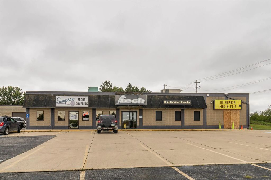 6207 University Avenue, Cedar Falls