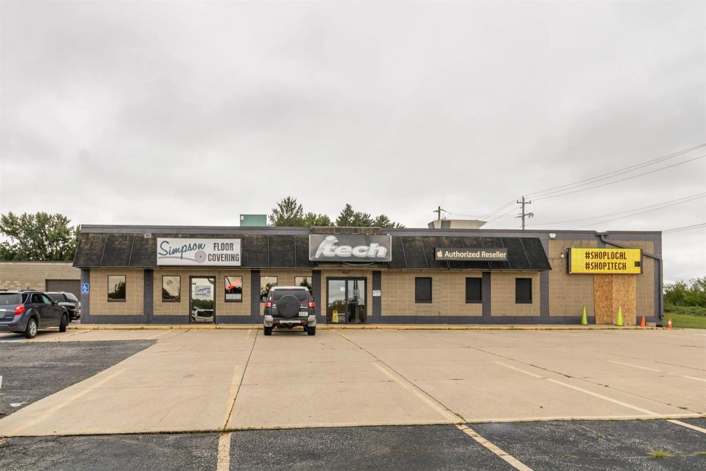6027 University Avenue, Cedar Falls