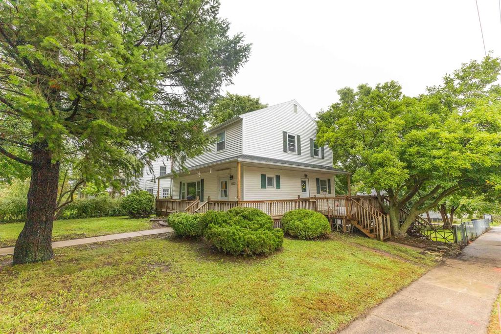 1122 Franklin Street, Cedar Falls