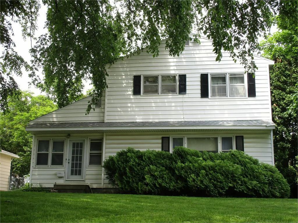 1505 W 3rd Street, Cedar Falls
