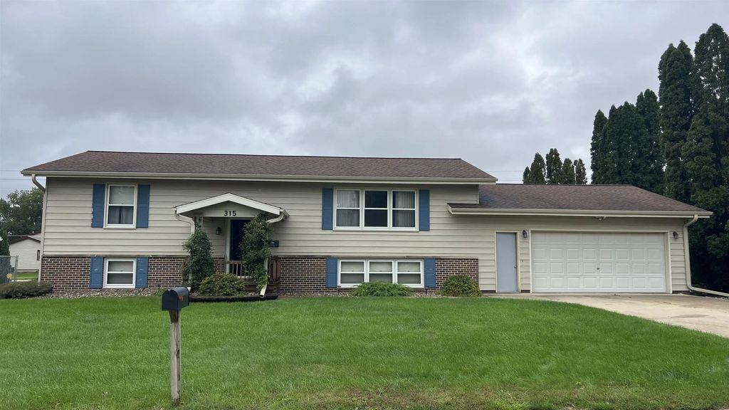 315 S 5th Avenue, New Hampton