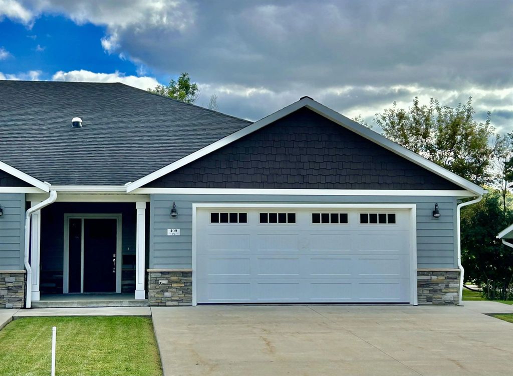 409 Mound Street 2, Decorah
