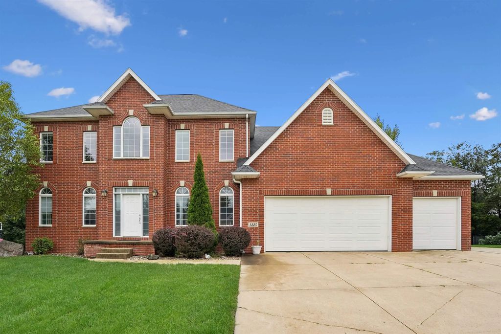 1225 Walters Pond Place, Cedar Falls