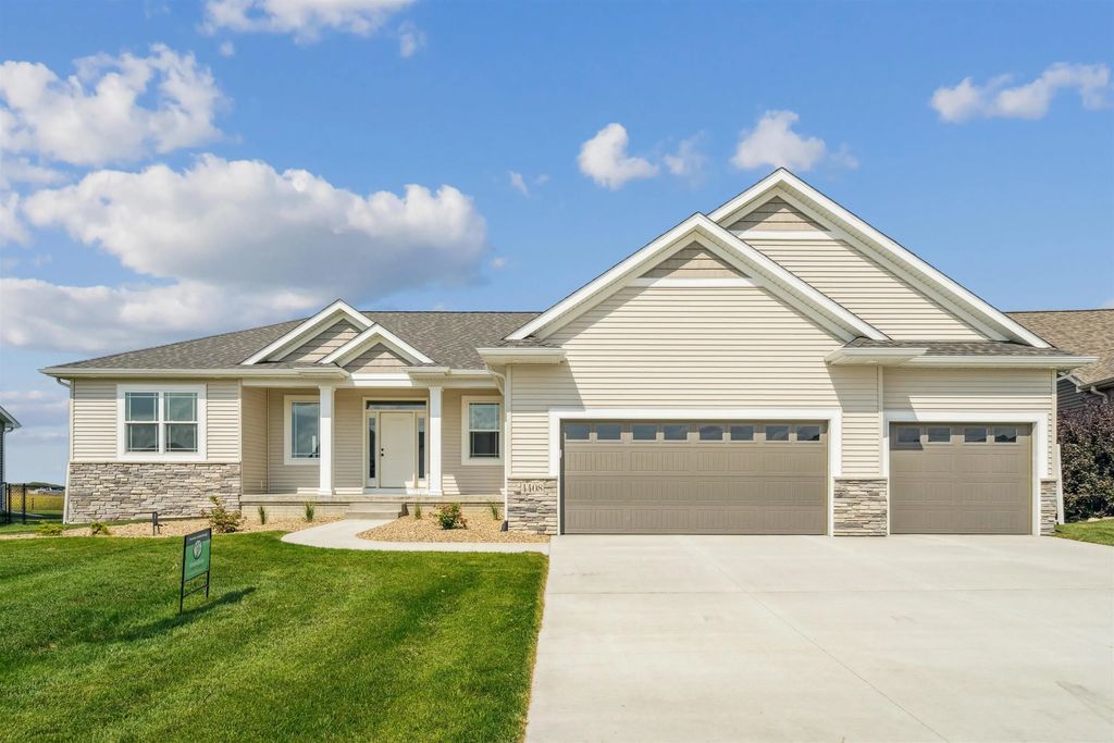 1428 Sandstone Lane, Cedar Falls