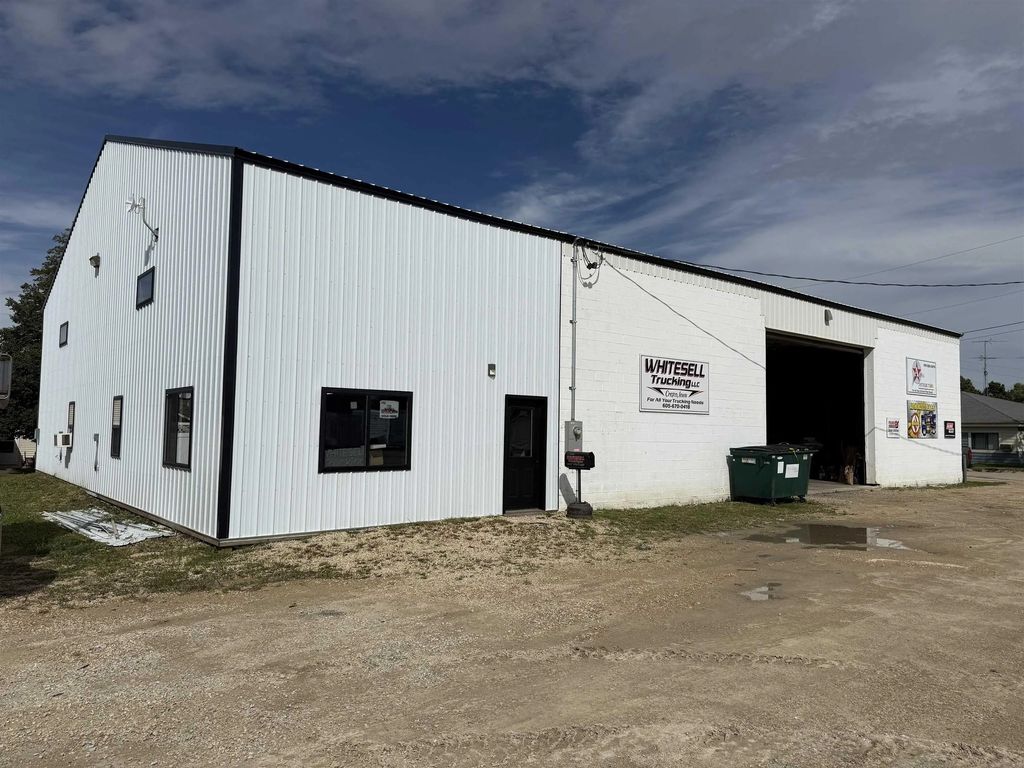 230 Se 2nd Avenue, Cresco