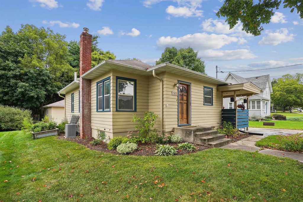 503 College Drive, Decorah