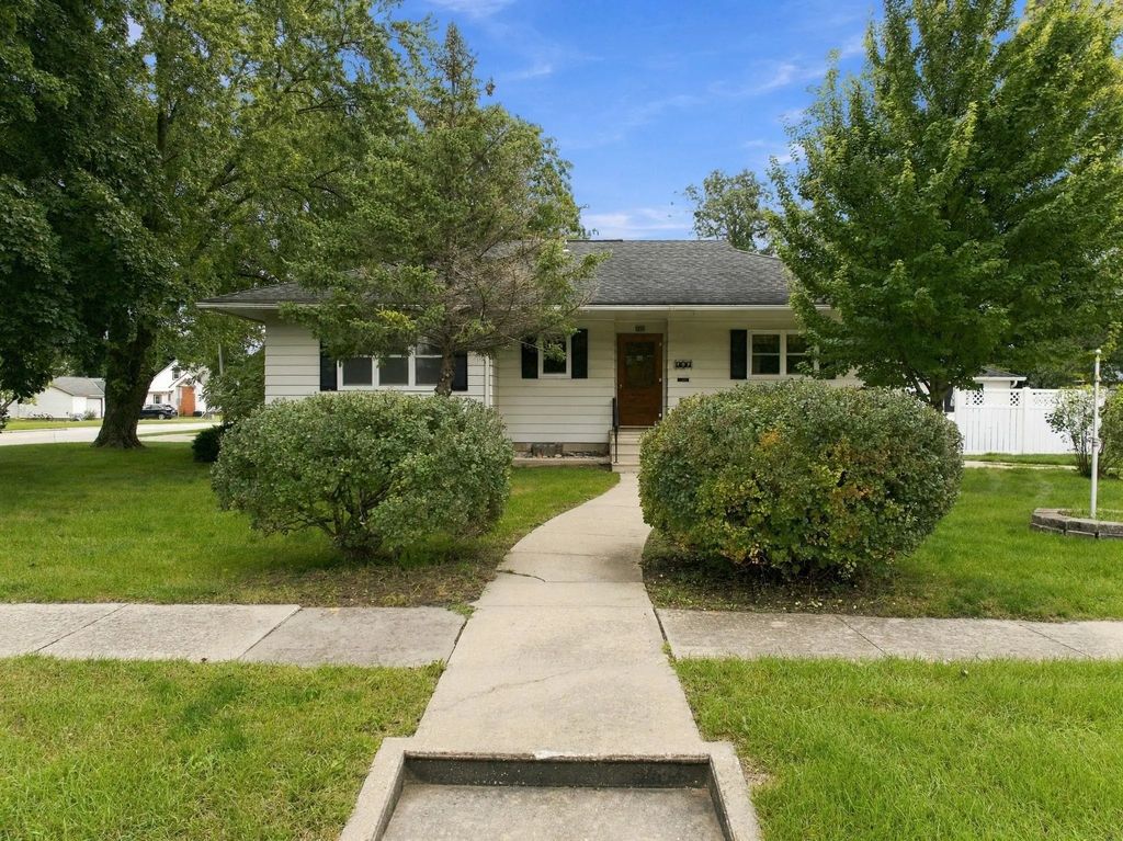 102 S Walnut Street, Sumner