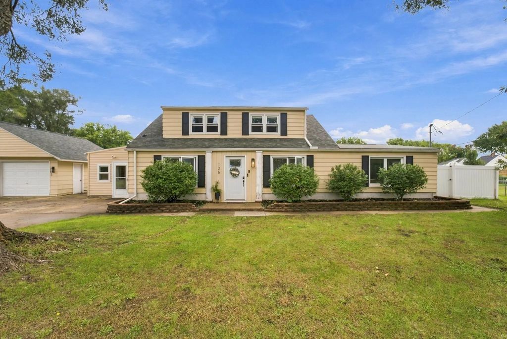 126 N Roosevelt Road, Evansdale