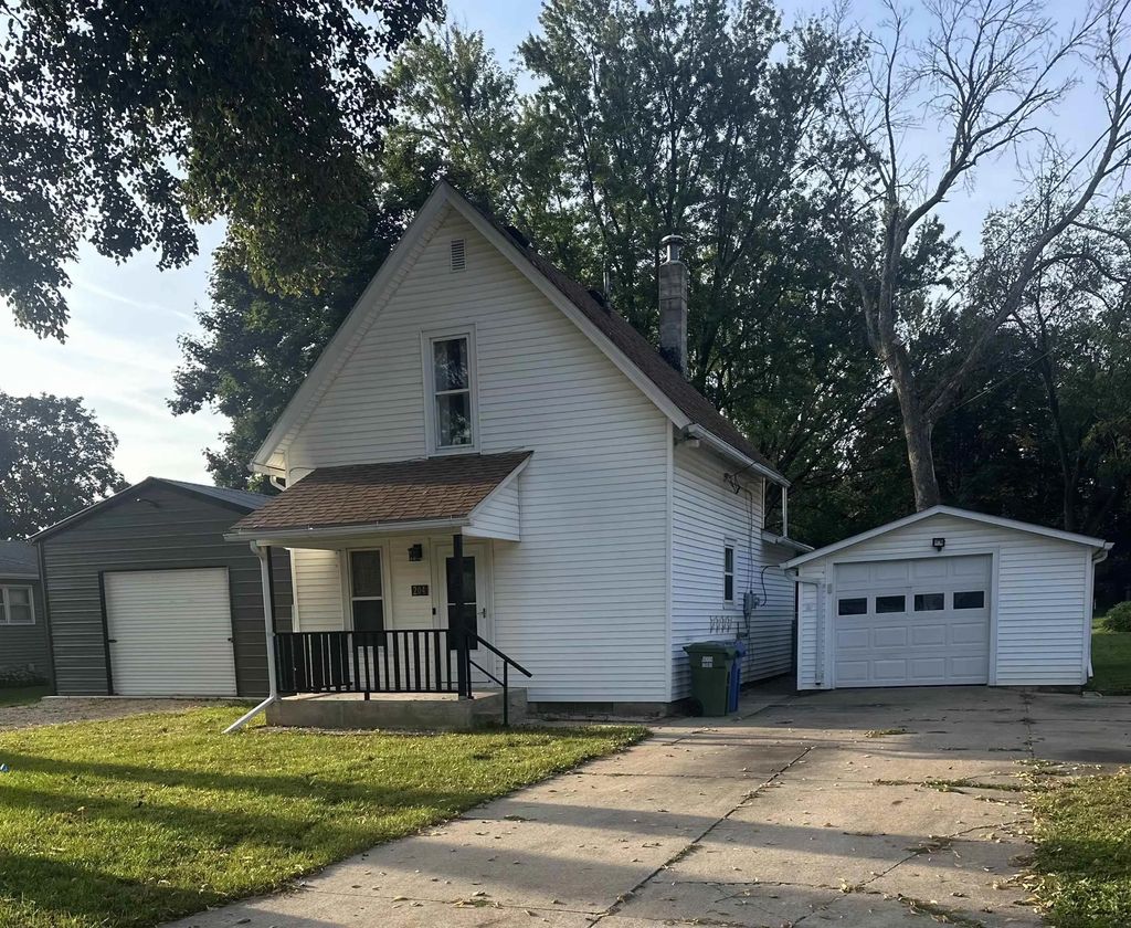 204 8th Street, Charles City