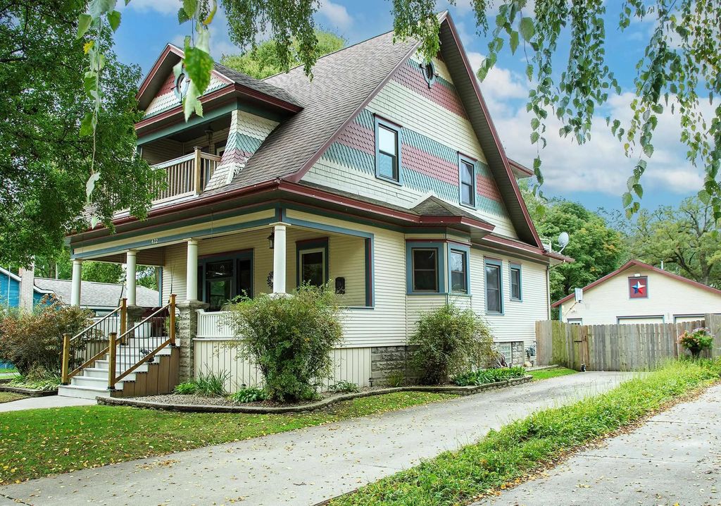 422 Se 2nd Street, Waverly