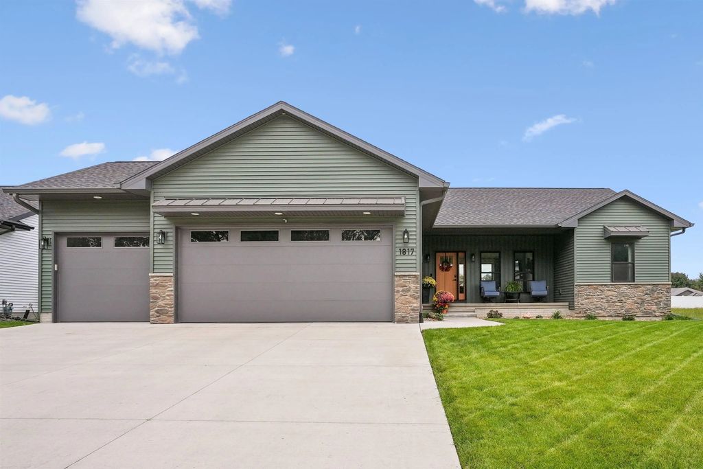 1817 Ashworth Drive, Cedar Falls