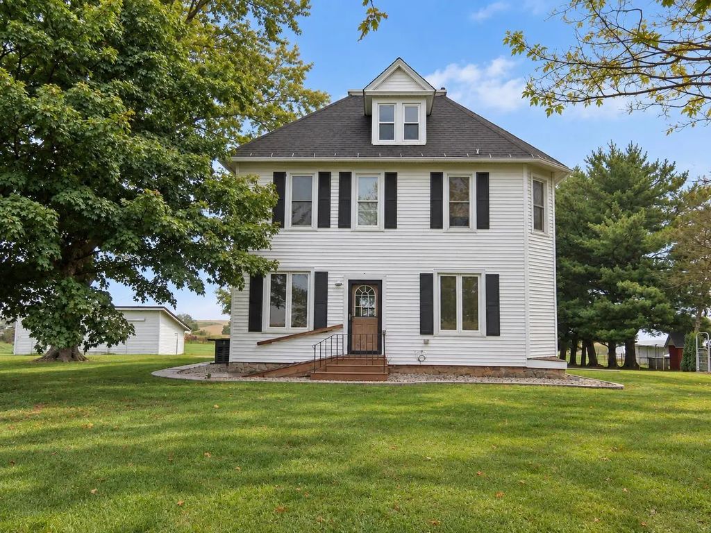 27073 Pleasant Ridge Road, McGregor
