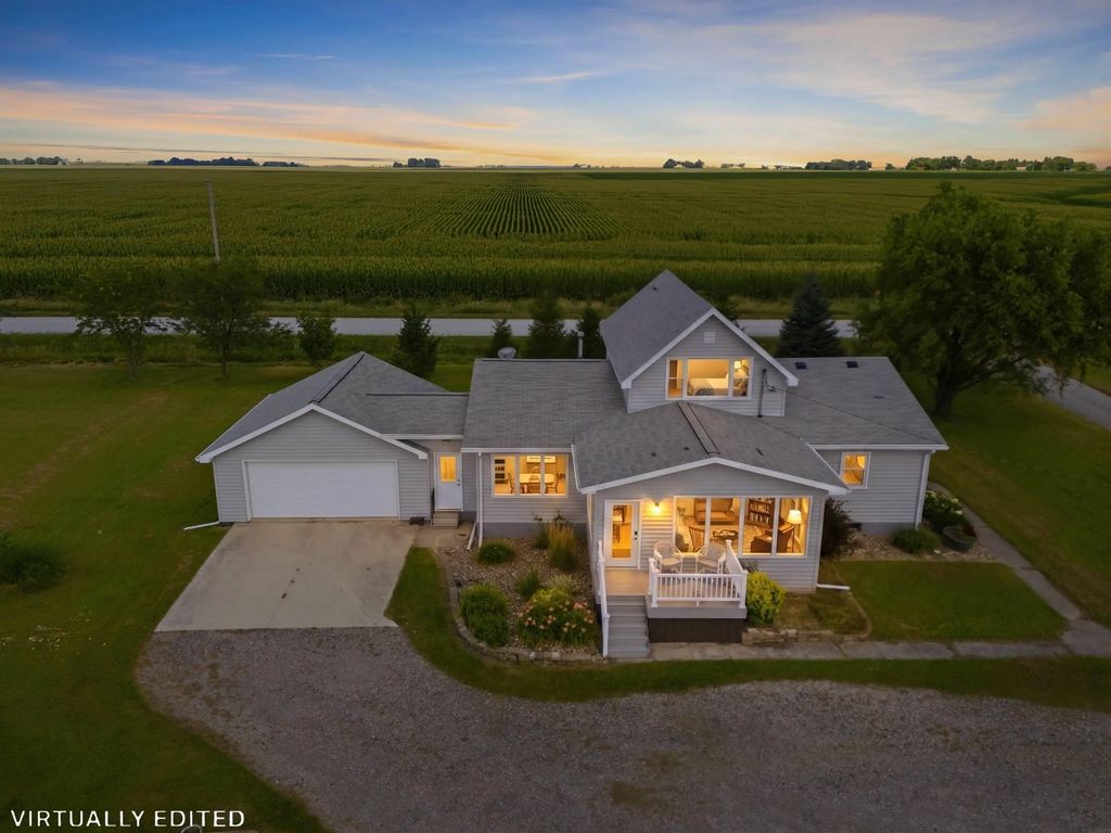 7618 E Bennington Road, Dunkerton