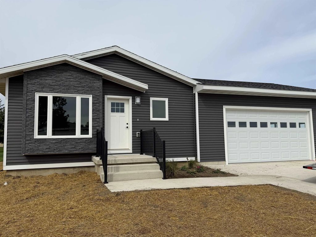 103 Third Street, Ossian