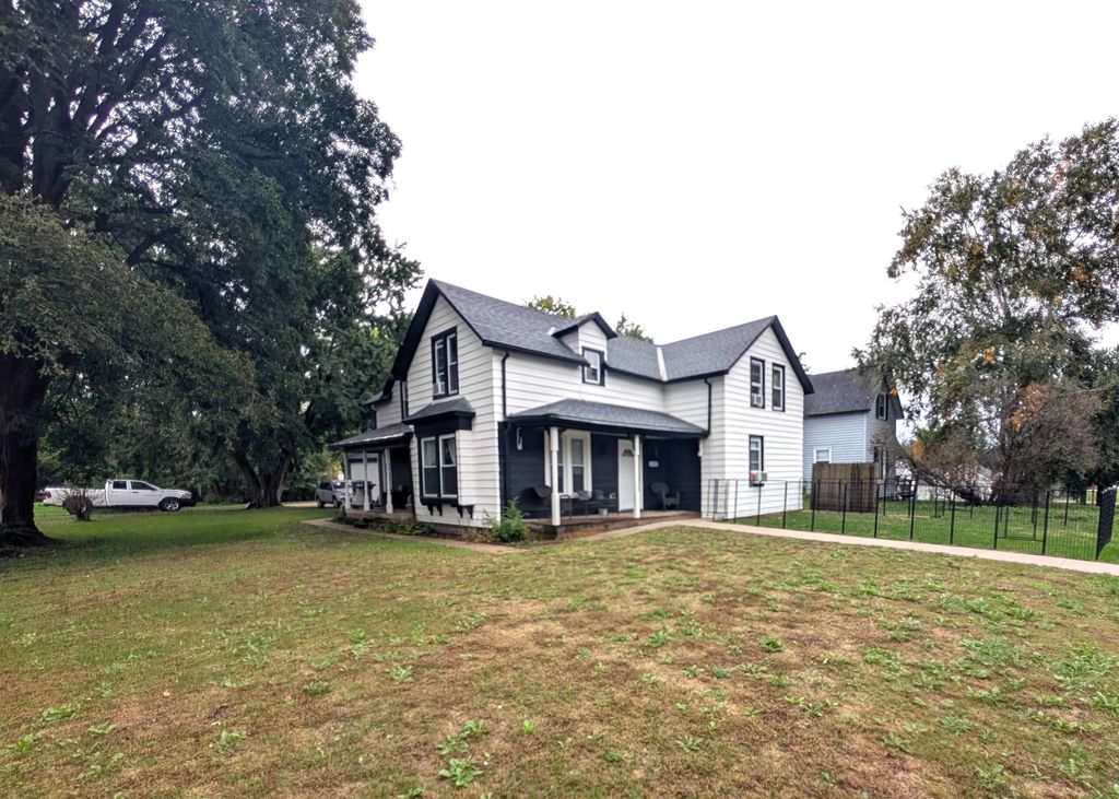 602 S Iowa Street, Charles City
