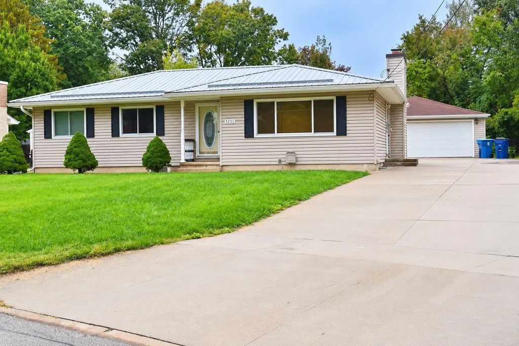 3251 Randolph Street, Waterloo