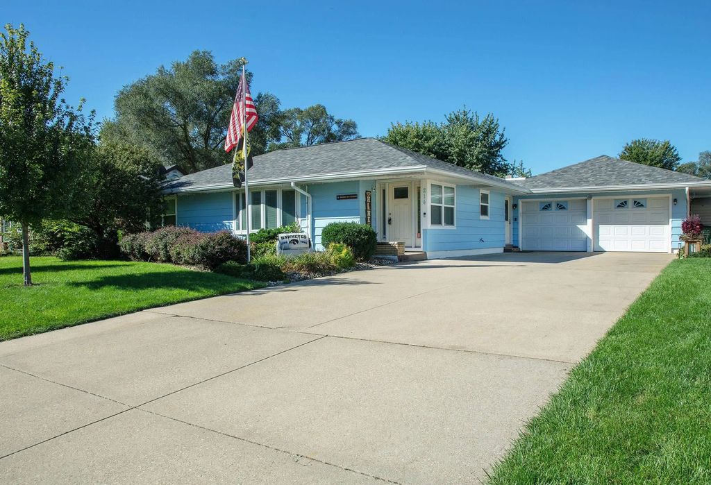 214 Grand Boulevard, Evansdale