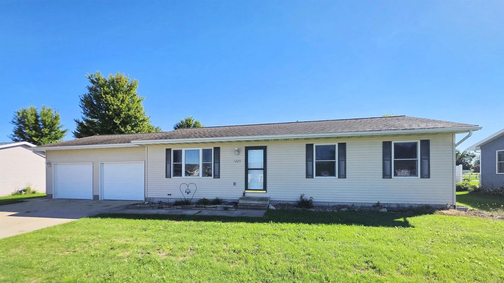1225 1st Street, Jesup