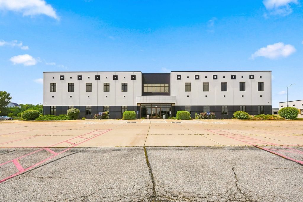 7009 Nordic Drive Suite 105, Cedar Falls