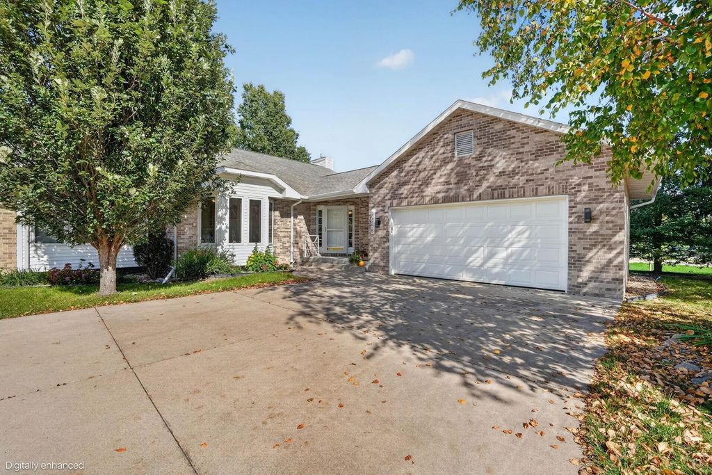 3025 Pheasant Drive B, Cedar Falls