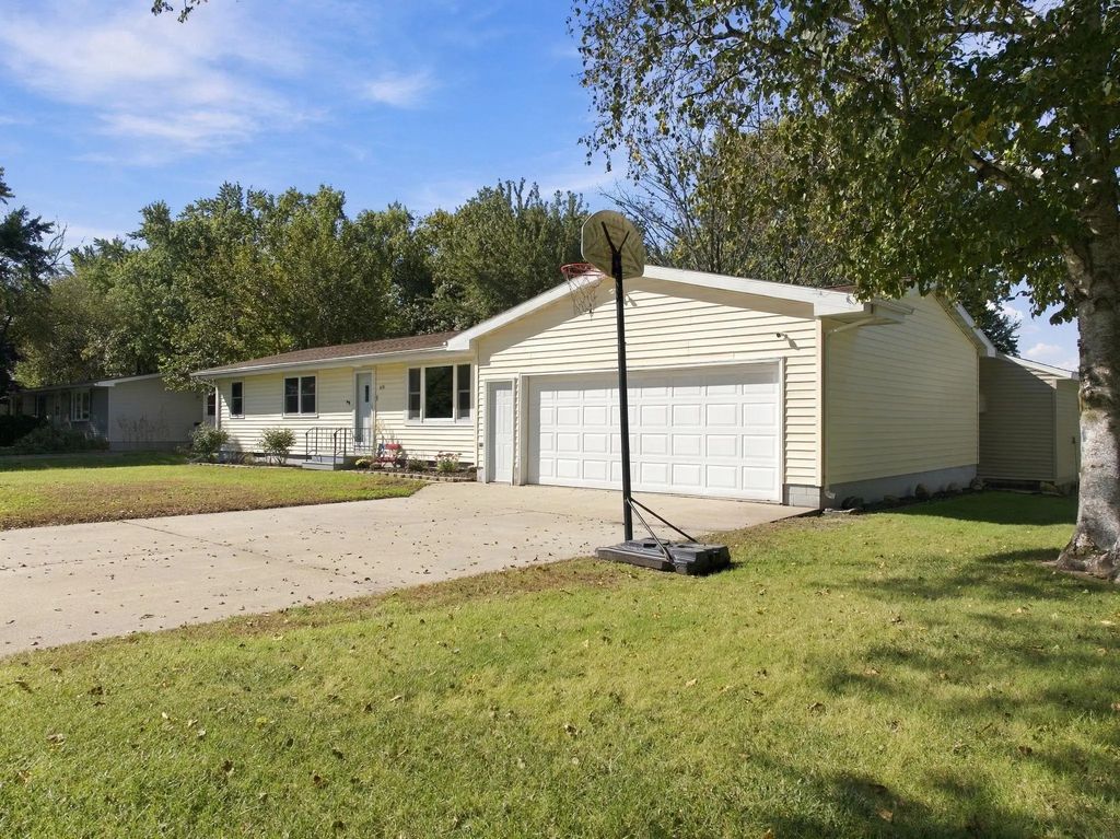 830 Main Street, Janesville