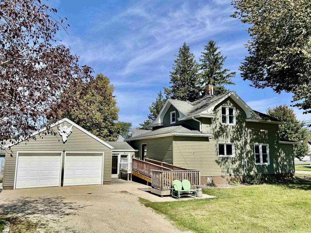 240 S Main Street, Protivin