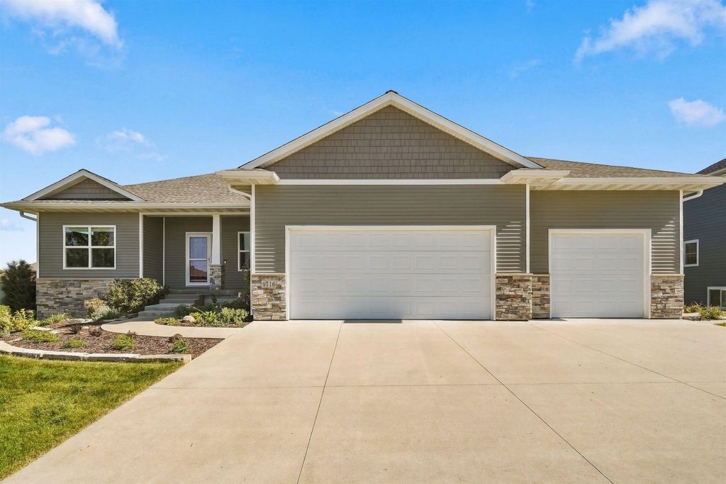 4716 Prairie Dock Road, Cedar Falls