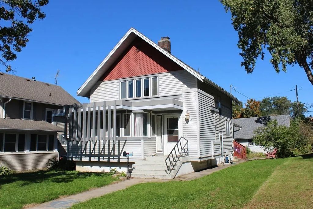303 3rd Avenue, Charles City