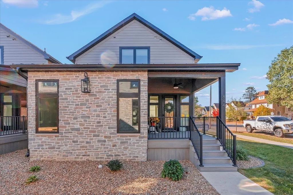 840 Clay Street, Cedar Falls
