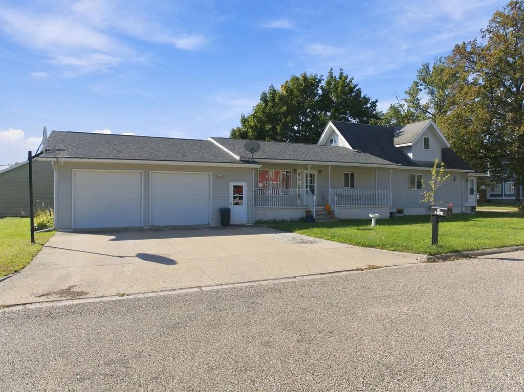 212 N Division Street, Sumner