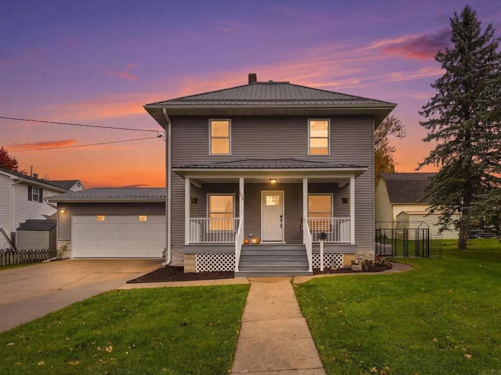 105 Ne 2nd Street, Waukon
