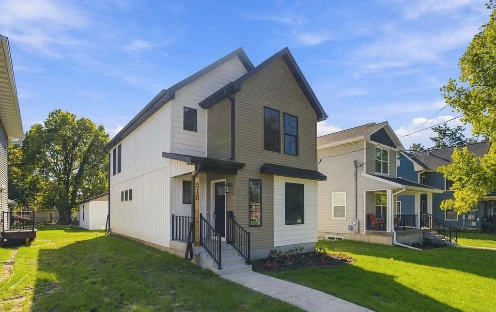 510 Almond Street, Waterloo