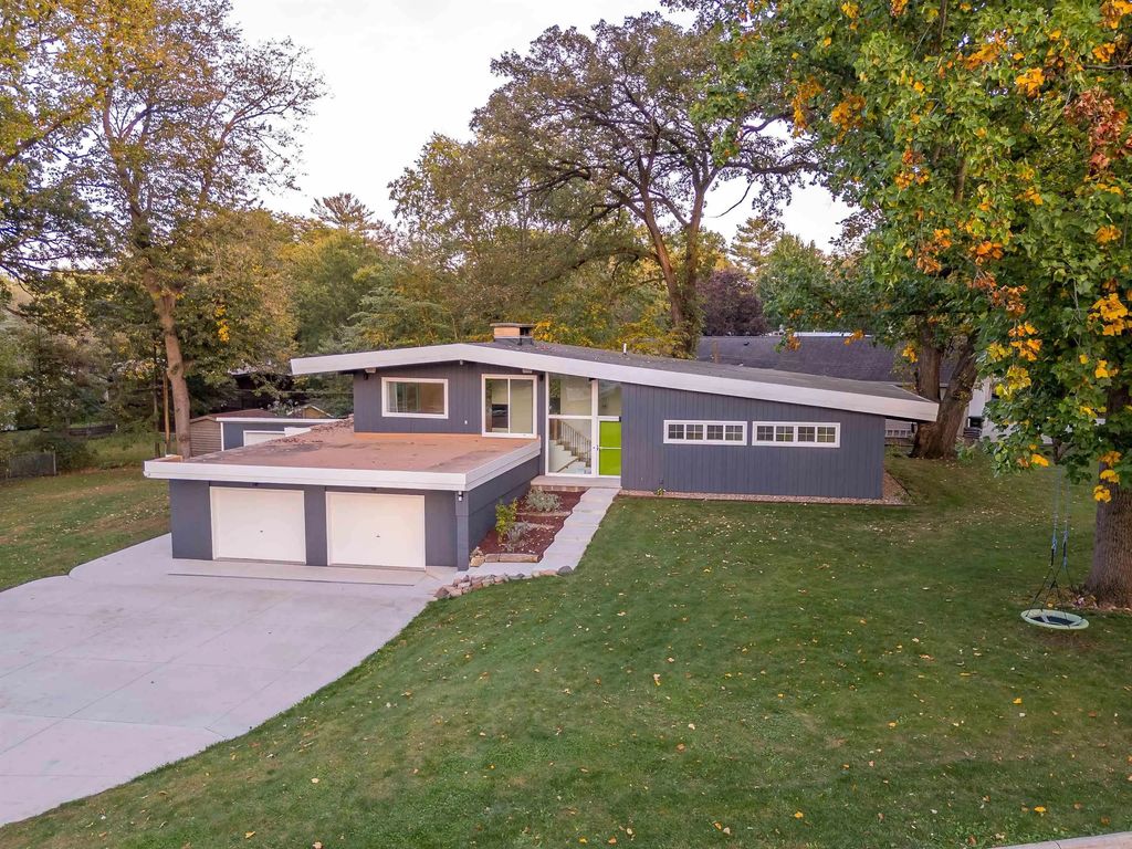 2620 Ashland Avenue, Cedar Falls