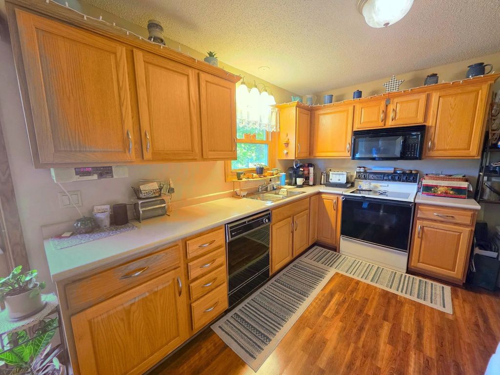 113 Crescent Drive, Manchester Property Listing: MLS® #20264986