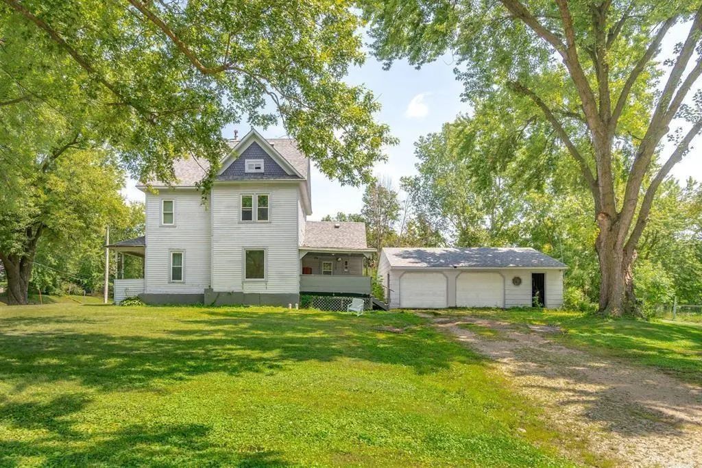 412 W Charles, Oelwein