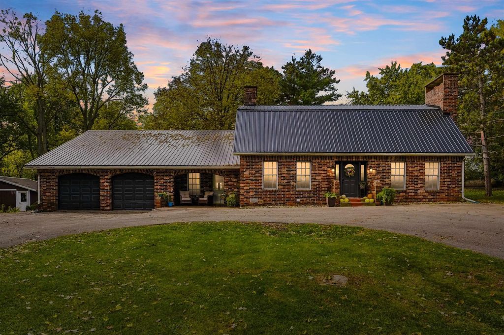 38948 Hwy 410, Strawberry Point