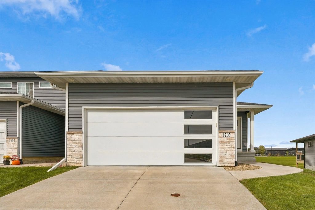 1203 Loren Drive, Cedar Falls