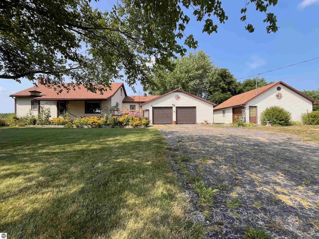 3700 Red School Road, Kingsley