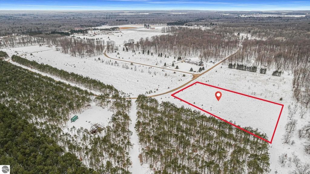 311 Kleehammer Club Drive, Kalkaska