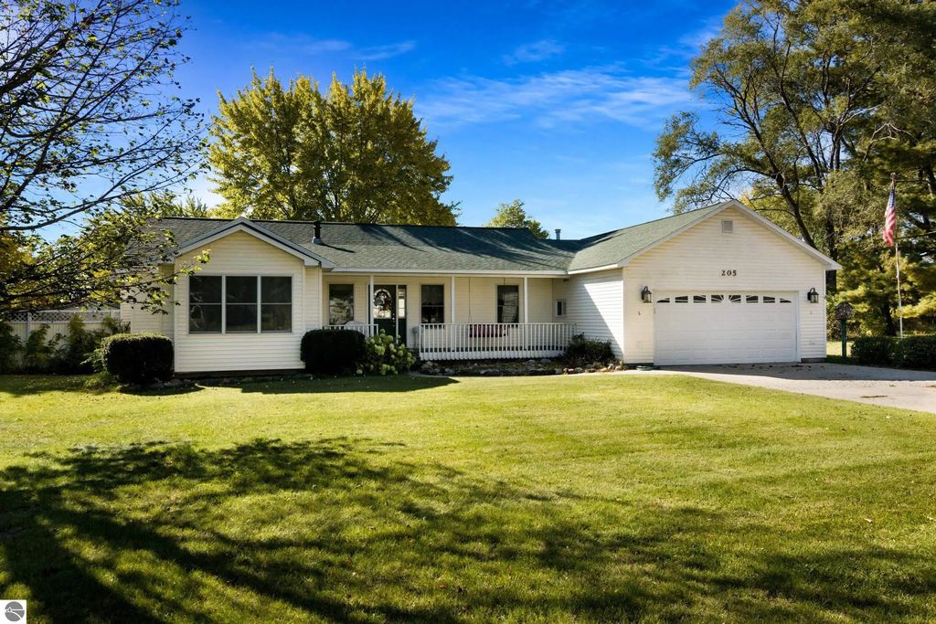 205 Lincoln, Kalkaska