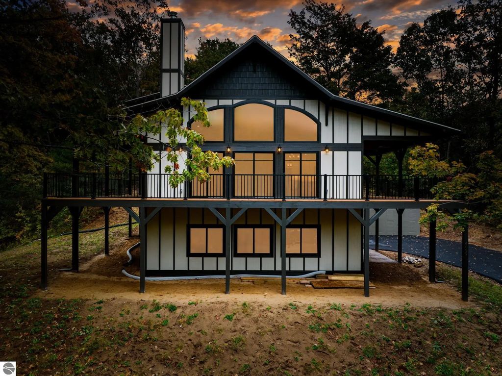 4099 S Sugar Loaf Mountain Road, Cedar