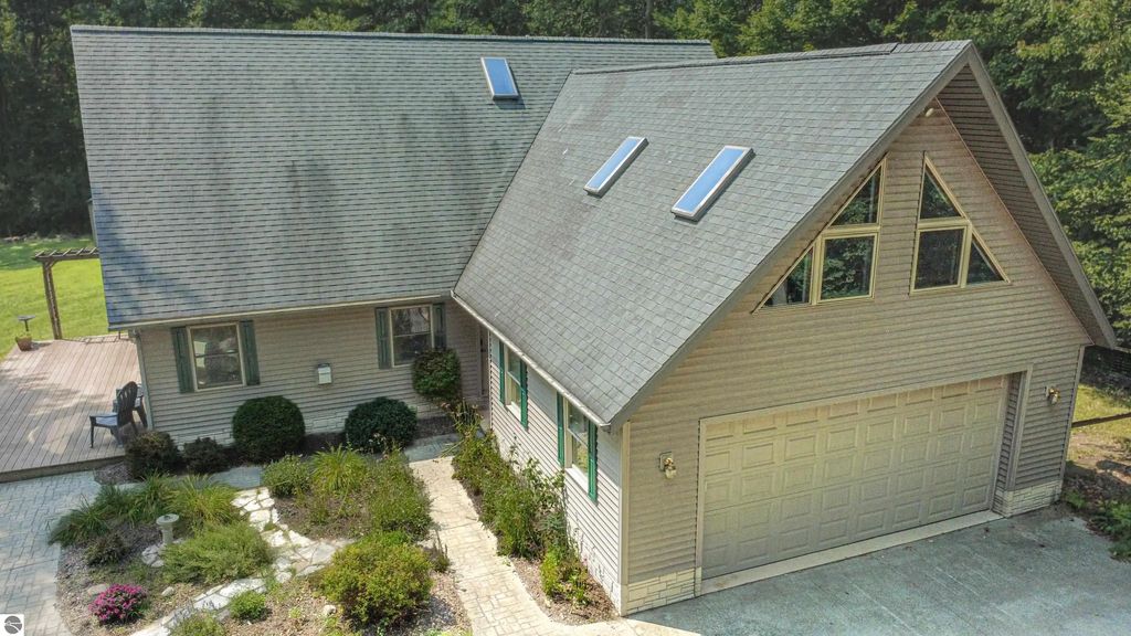 4769 Feather Trail, Edmore