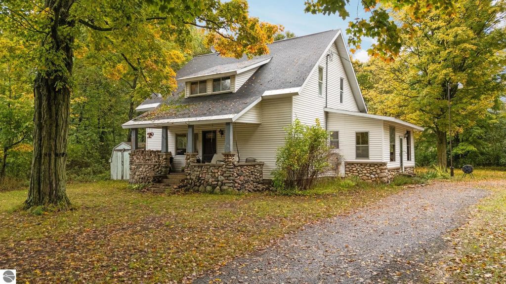 203 S Pioneer Road, Beulah