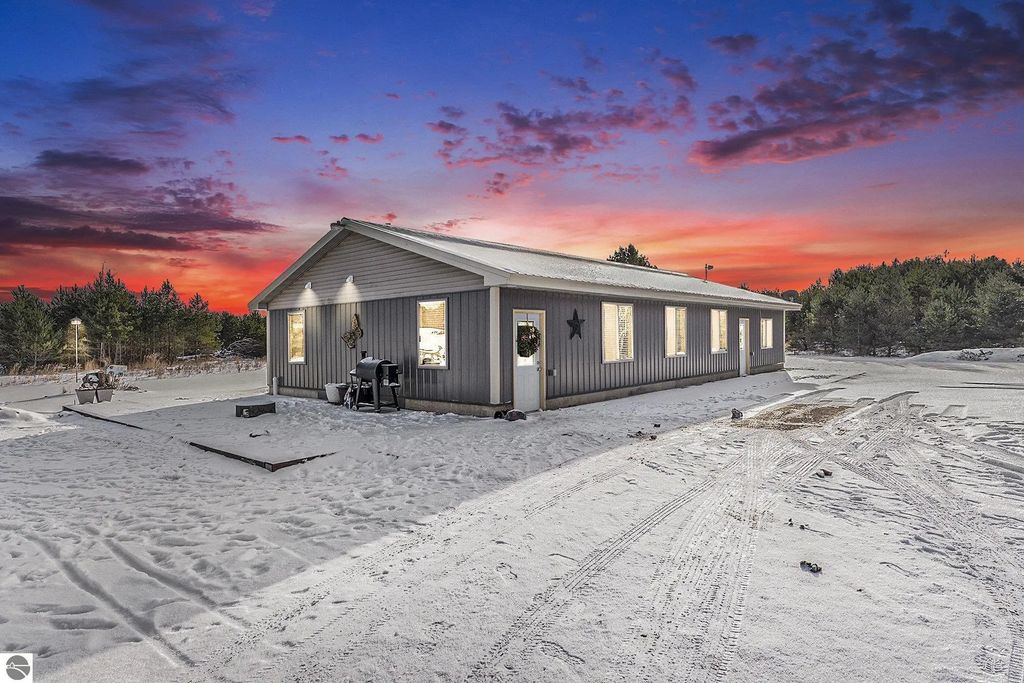 6448 Sw Gonyer Road, Fife Lake