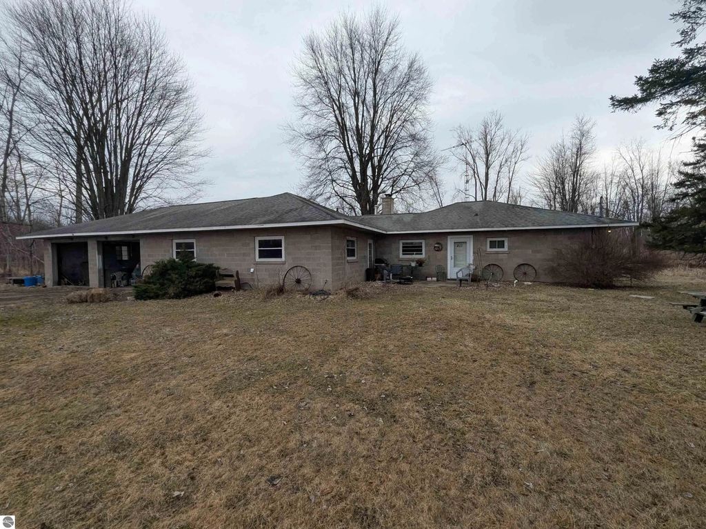4438 Reynolds Road, Turner