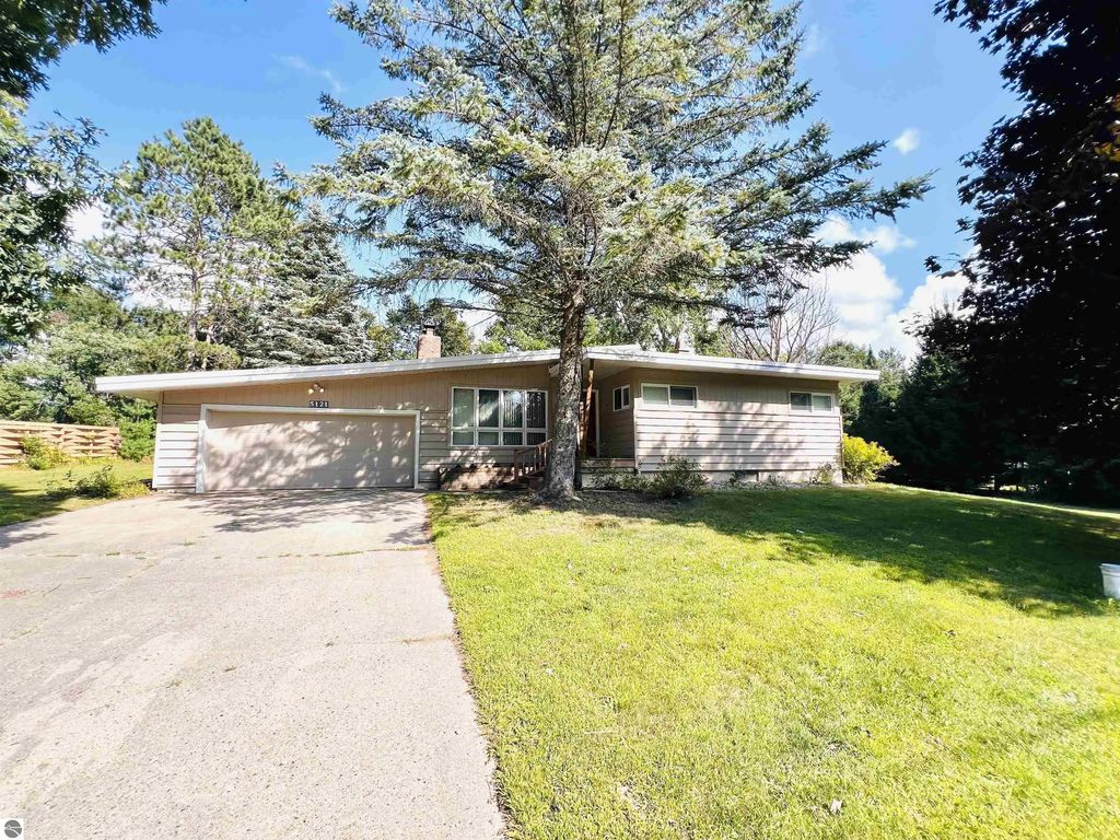 5121 Crosby Road, Cadillac