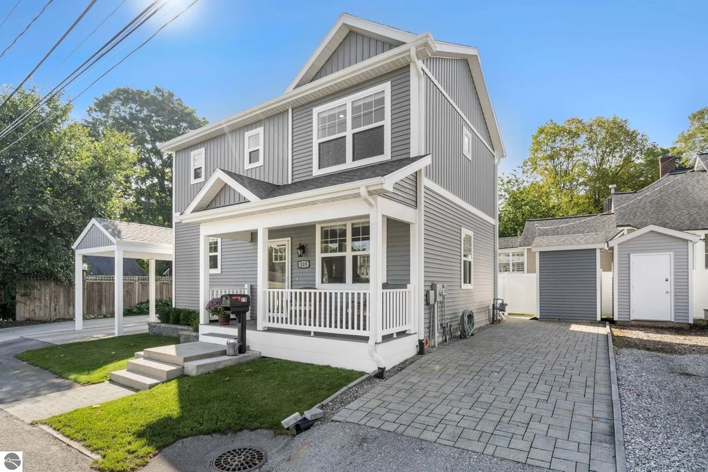 219 Boardman Avenue, Traverse City