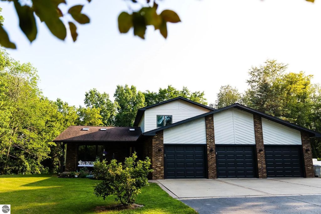 4734 S Nottawa Road, Mt Pleasant