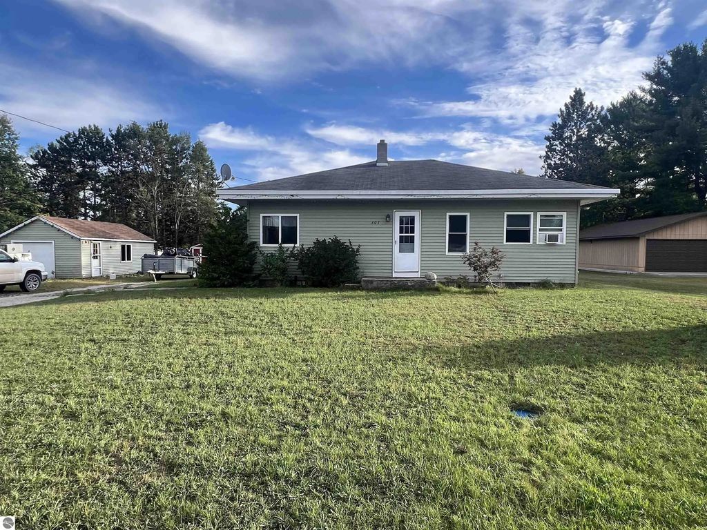 603 Dresden Street, Kalkaska