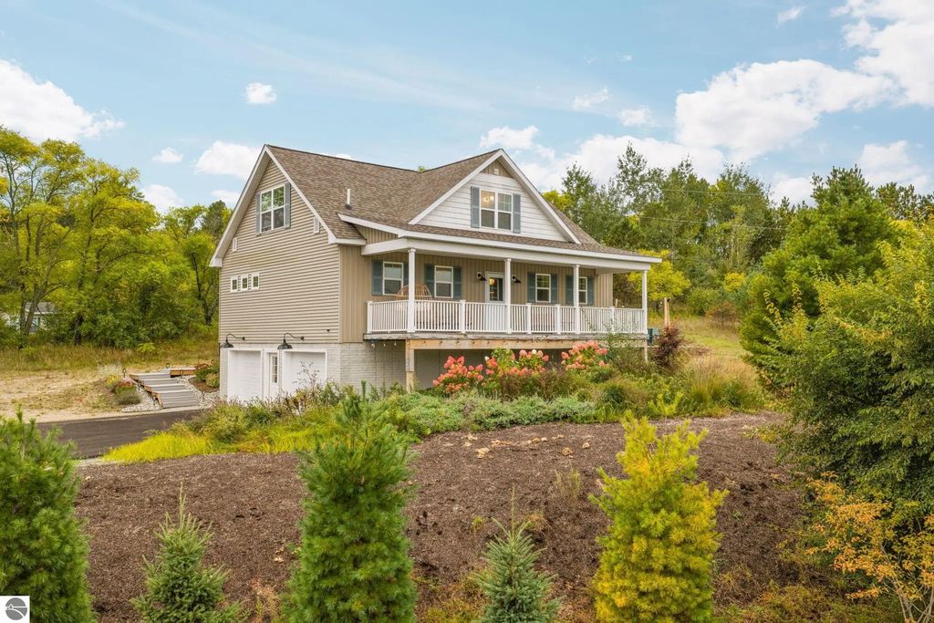 6460 E Duck Lake Road, Lake Leelanau